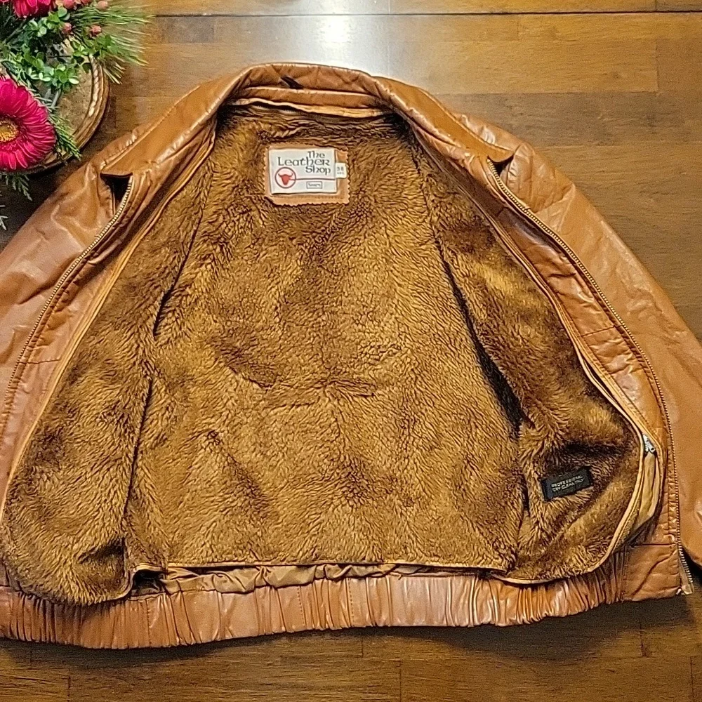 *VINTAGE* 1970s Genuine Leather Bomber Jacket •The Leather Shop by Sears - Picture 4 of 11